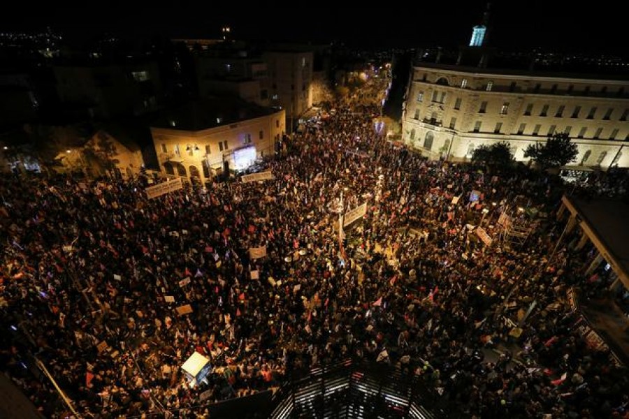 Thousands of Israelis hold anti-Netanyahu protests against ahead of election