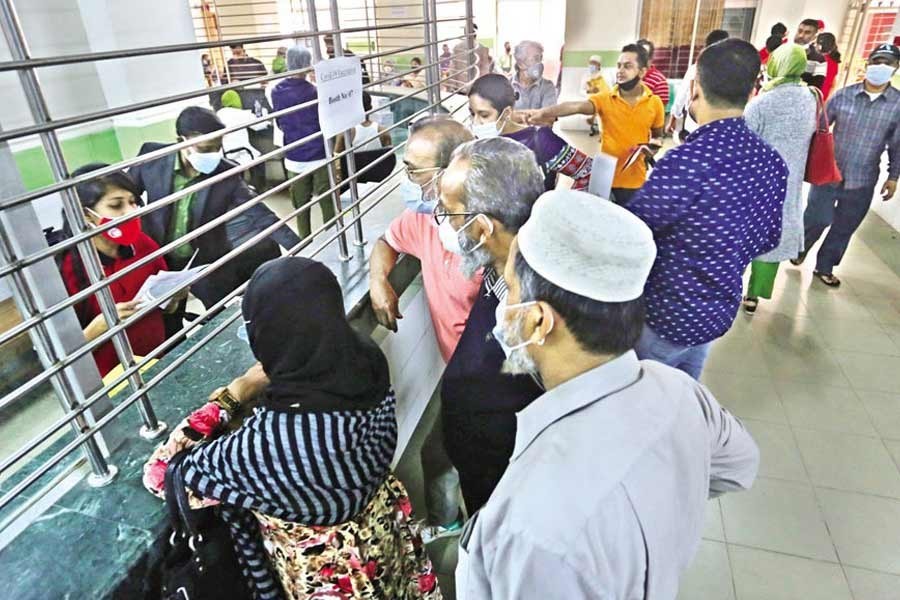 কোভিড সংক্রমণ বেড়ে যাওয়ায় ঢাকার পাঁচ হাসপাতালকে প্রস্তুতি নেওয়ার নির্দেশ