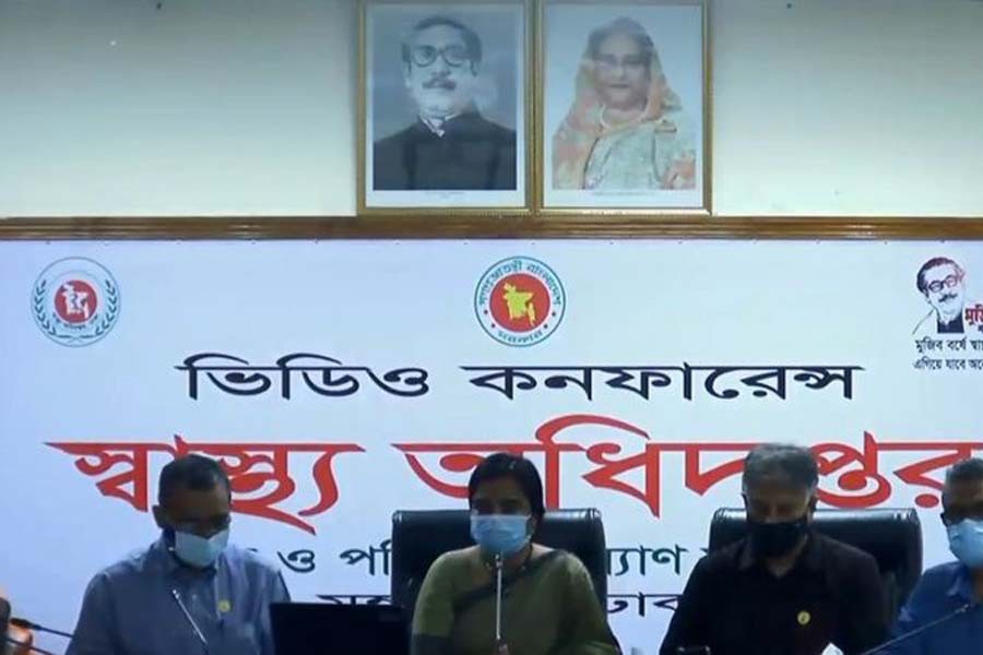 সংবাদ সম্মেলনে মীরজাদী সেব্রিনা ফ্লোরা