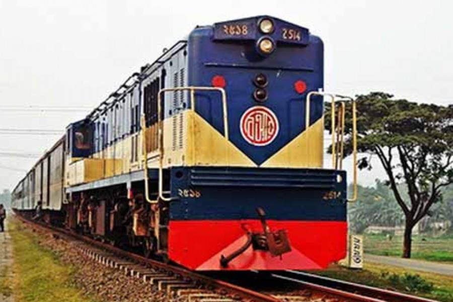 Railway starts selling 50pc tickets