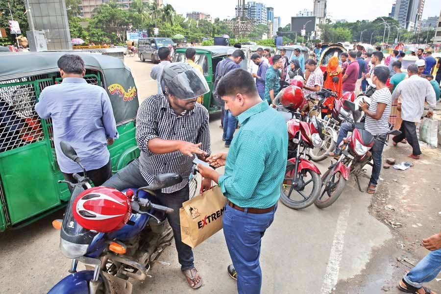 মোটর সাইকেলে রাইড শেয়ারিং সেবা বন্ধ রাখার নির্দেশ