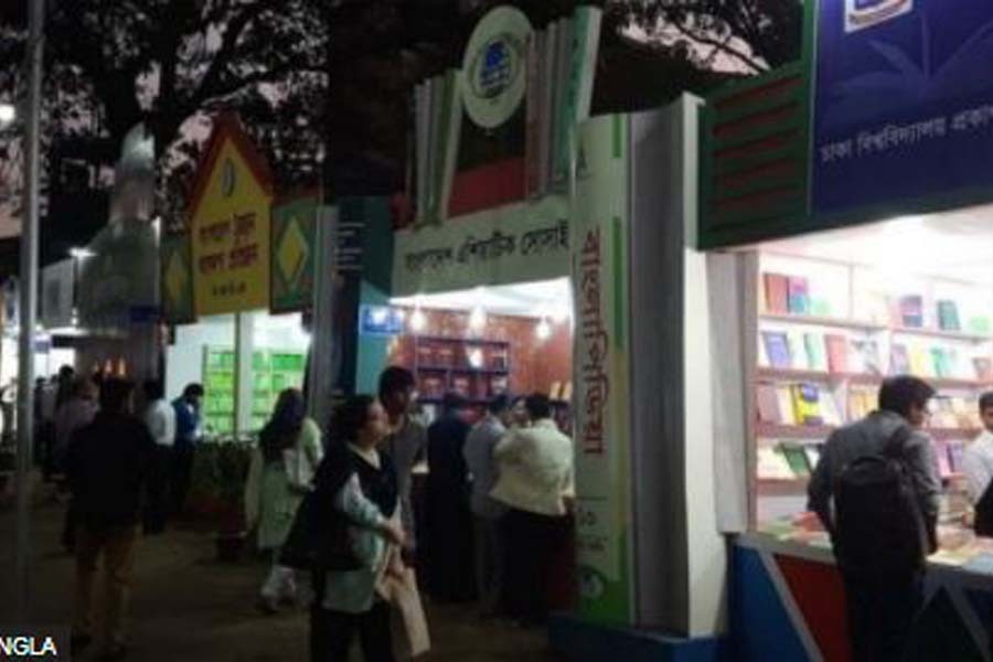 লকডাউন ঘোষণা : বাংলা একাডেমি কেন বইমেলা চালু রাখার সিদ্ধান্ত নিল