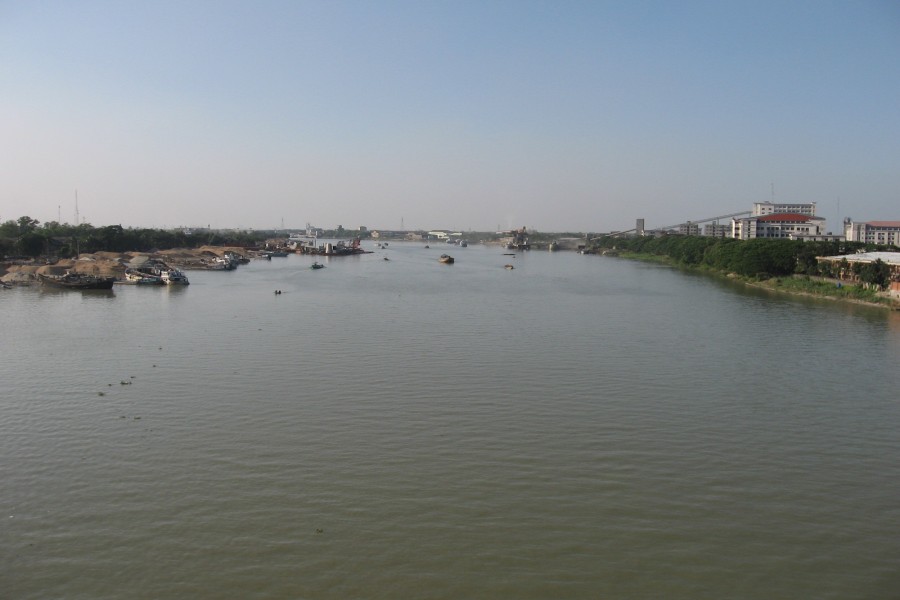 শীতলক্ষ্যায় যাত্রী নিয়ে ডুবেছে লঞ্চ