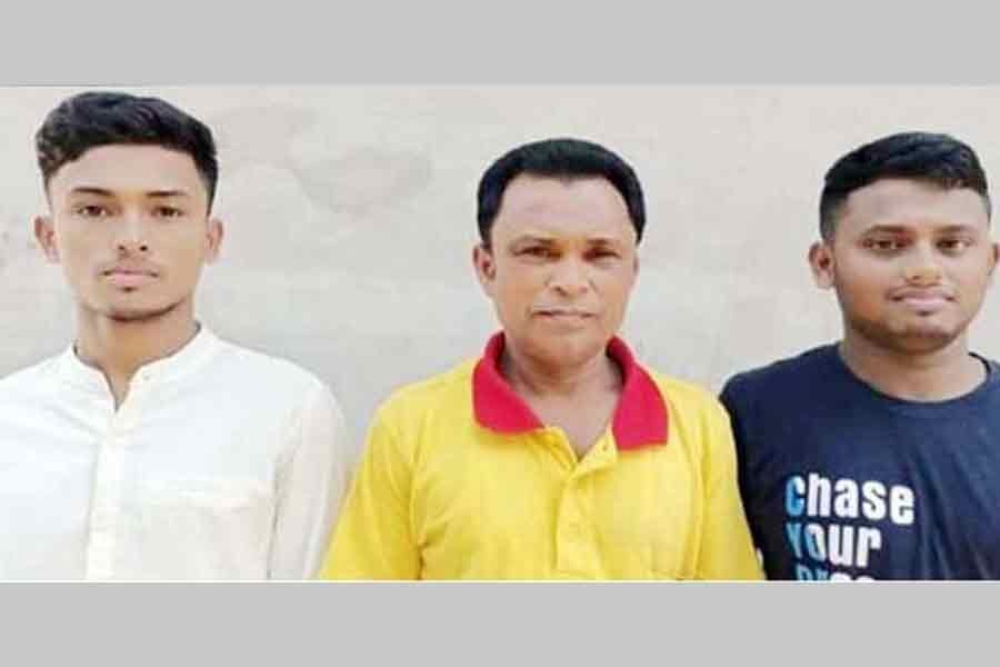 এমবিবিএস ভর্তি পরীক্ষায় চমক দেখালেন অটোরিকশাচালকের জমজ দুই ছেলে