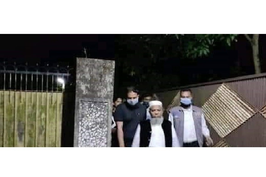 গভীর রাতে হেফাজত নেতা সাবেক এমপি শাহীনুর গ্রেপ্তার