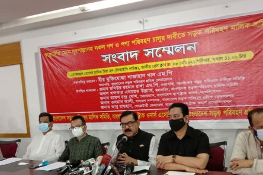 দূরপাল্লার বাস চালুর দাবি পরিবহন মালিক-শ্রমিকদের