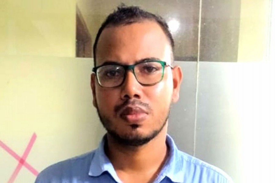 গ্রেপ্তার মেহেদী হাসান রানা। ছবি: এটিইউ