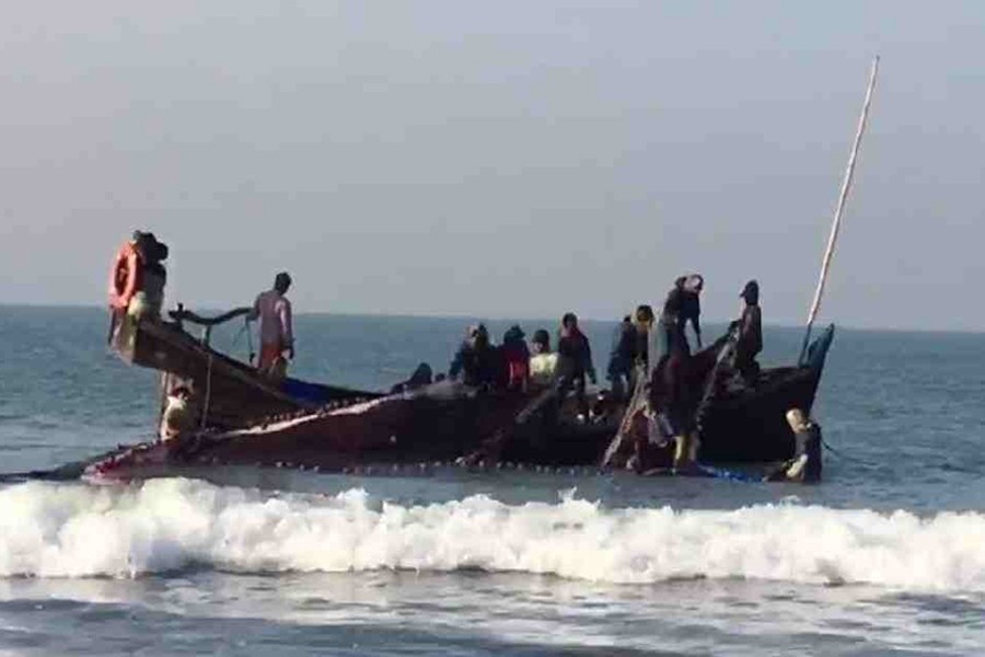 Ban on fishing in Bay of Bengal begins