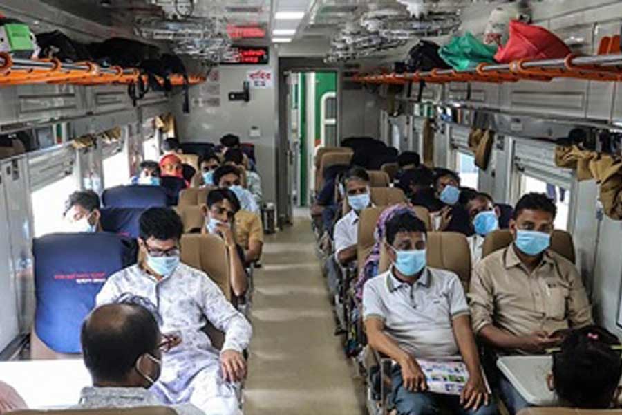 সাত সপ্তাহ বন্ধ থাকার পর সোমবার থেকে চালু হচ্ছে ট্রেন