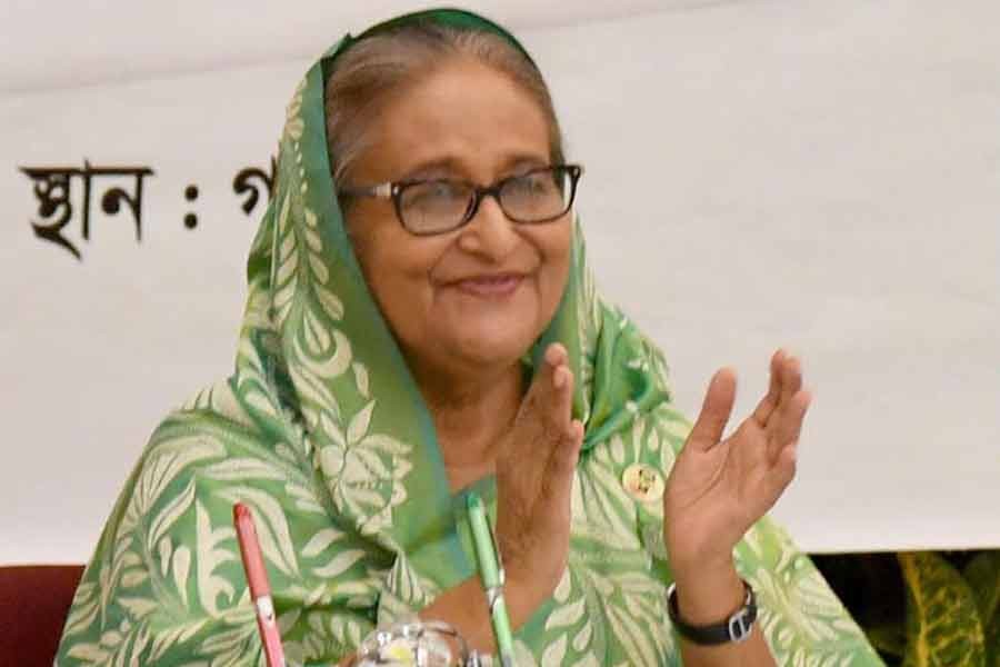 বৃহস্পতিবার সকালে গণভবন থেকে ভিডিও কনফারেন্সিংয়ের মাধ্যমে ‘ম্যাংগো স্পেশাল ট্রেন’ উদ্বোধন করেন প্রধানমন্ত্রী শেখ হাসিনা। ছবি: পিআইডি।