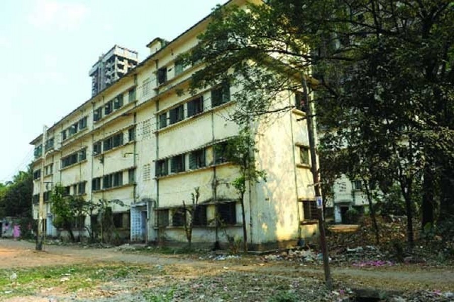 আজিমপুর স্টাফ কোয়ার্টার্স, ফাইল ছবি