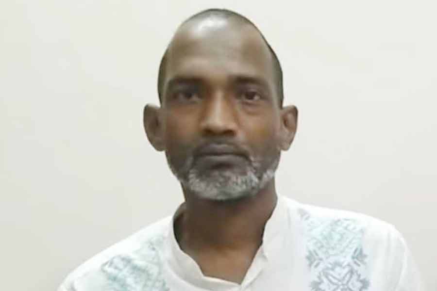 কার্টুনিস্ট কিশোরের ওপর নির্যাতনের ‘চিহ্ন পায়নি’ মেডিকেল বোর্ড