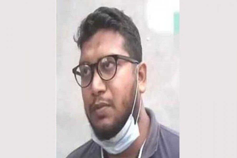 চাকরি হারালেন ত্ব-হার বন্ধু সিয়াম