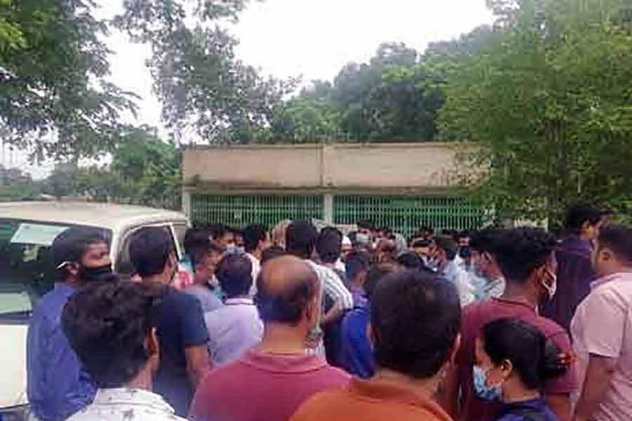 বঙ্গভ্যাক্স টিকা পরীক্ষার জন্য বানর ধরতে গিয়ে ‘লাঞ্ছিত’ গ্লোব ফার্মার কর্মীরা