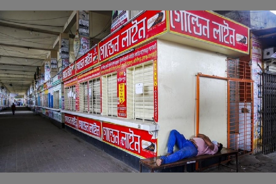 লকডাউনে কষ্টে বাসকর্মীরা: ‘গাড়ি বন্ধ হলে আমাদের সব বন্ধ হয়ে যায়’