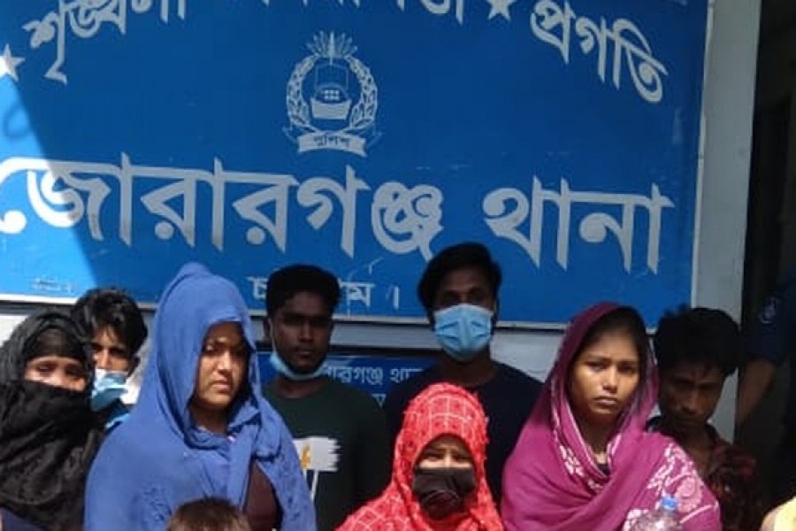 ভাসানচর থেকে পালিয়ে আসা আরও ২০ রোহিঙ্গা আটক