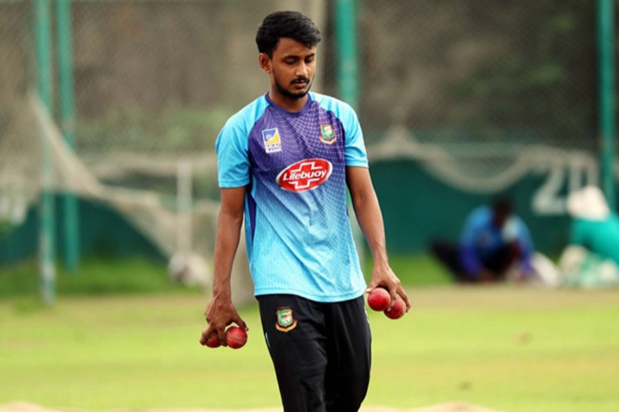 বাবার মৃত্যুতে দেশে ফিরছেন ক্রিকেটার আমিনুল