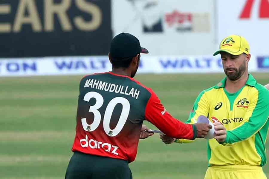 অস্ট্রেলিয়ার বিপক্ষে প্রথম টি-টোয়েন্টিতে টস হেরে ব্যাটিংয়ে বাংলাদেশ