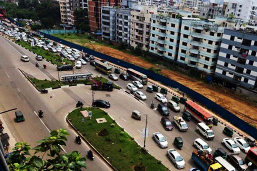 বিধিনিষেধের অবসানে চেনা রূপে ঢাকা