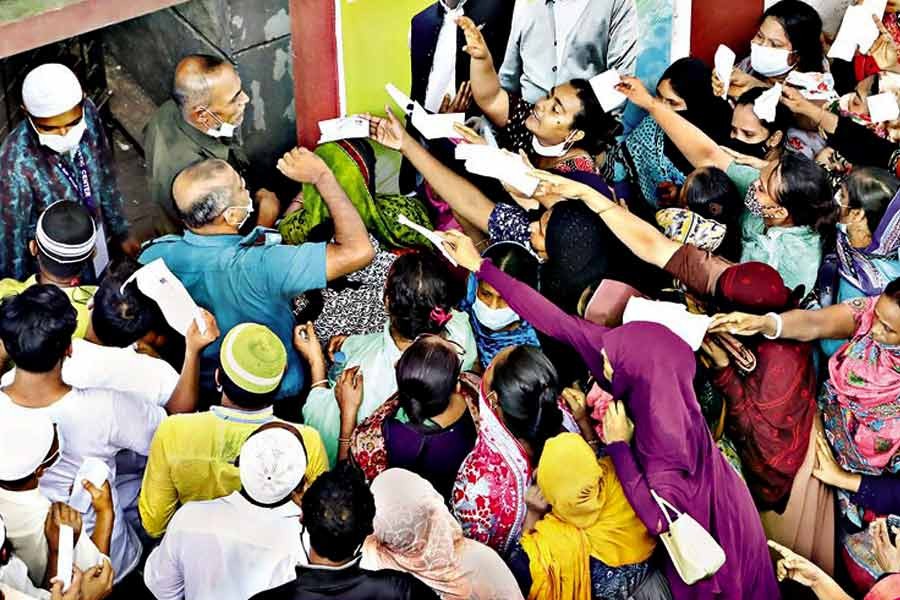 Bangladesh logs 10,420 virus cases, 237 deaths in 24 hours
