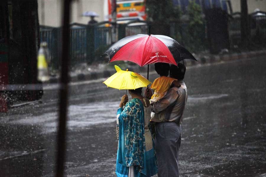 বৃষ্টির সঙ্গে ভ্যাপসা গরম ‘আরও দুদিন’