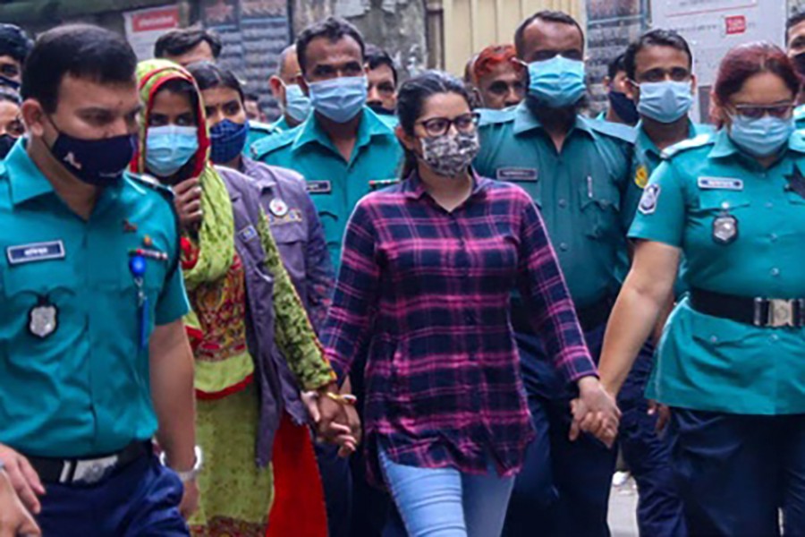 এবার জজ আদালতে পরীমনির জামিন আবেদন