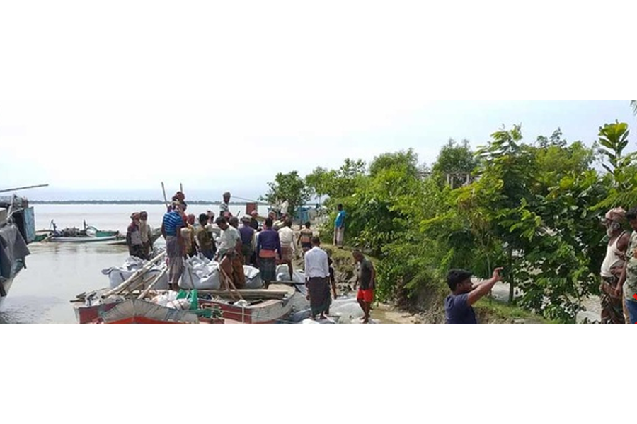 সিরাজগঞ্জে বন্যা পরিস্থিতির অবনতি, চরম দুর্ভোগে পানিবন্দি মানুষ