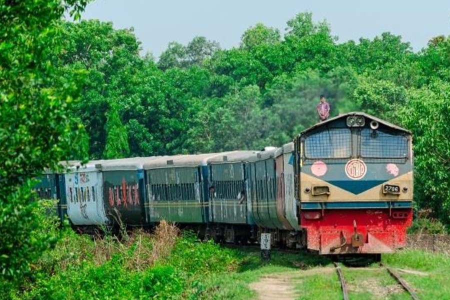 রেল যাবে ‘পাহাড়ে’