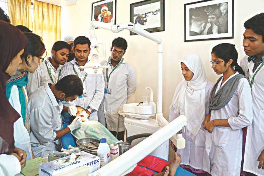 ডেন্টালের ভর্তি পরীক্ষা শুক্রবার