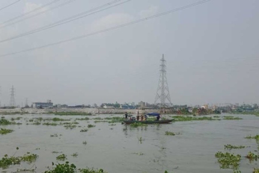 তুরাগ নদীতে ট্রলারডুবি, ৩ জনের লাশ উদ্ধার