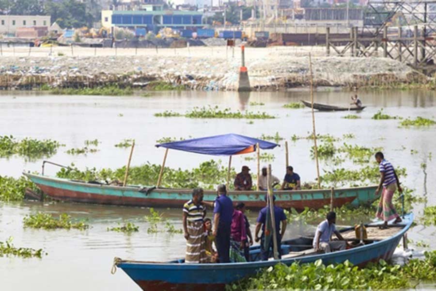 তুরাগ নদীতে ট্রলারডুবি, ৫ জনের লাশ উদ্ধার