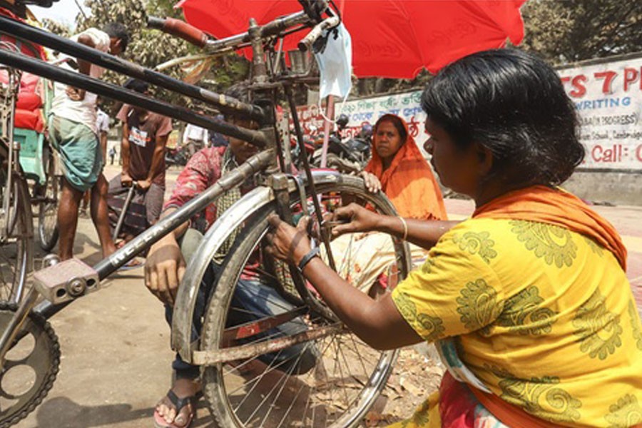 বৈষম্য বিশ্বজুড়ে: কোথাও স্বামীর সমান আয় করেন না স্ত্রী, বলছে সমীক্ষা