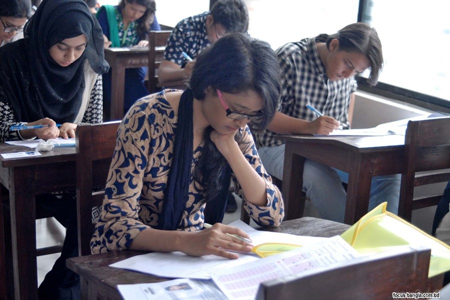 ফেসবুকে ঘুরছে গুচ্ছ ভর্তি পরীক্ষার ‘প্রশ্নসহ উত্তরপত্র’ ও ‘সাজেশন’ বিক্রির পোস্ট