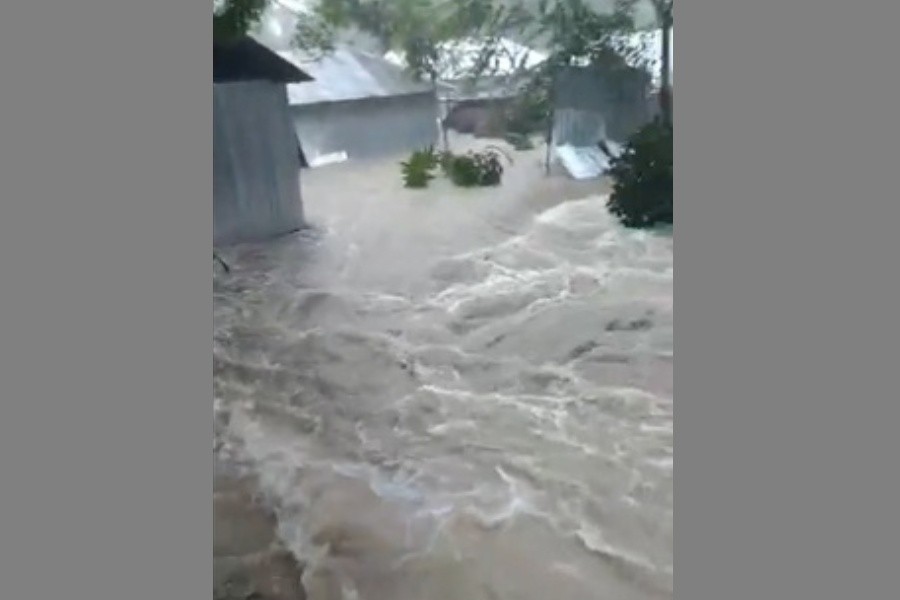 তিস্তা বিপৎসীমার ওপরে, নীলফামারীর ৮ ইউনিয়নে পানি