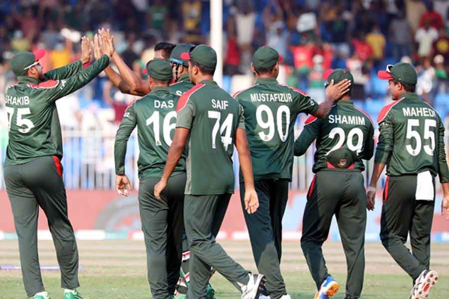 ক্যাচ মিসের খেসারত: সম্ভাবনা জাগিয়েও হেরে গেল বাংলাদেশ