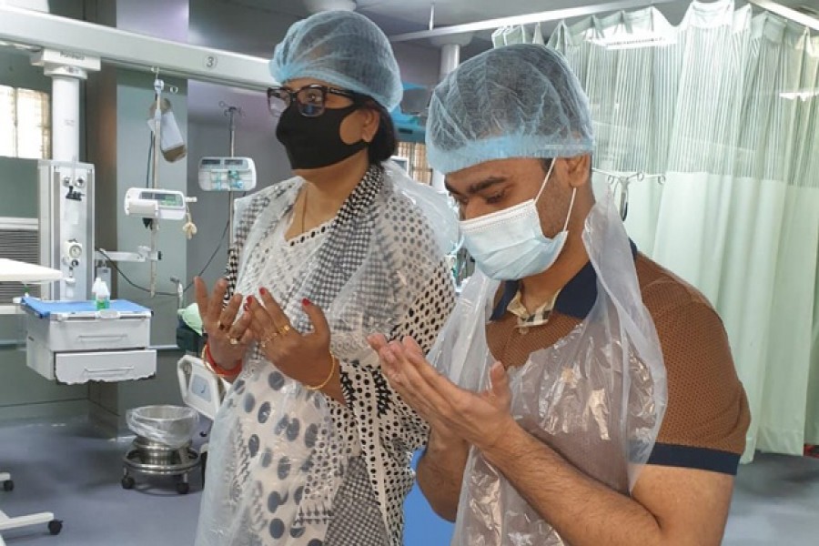 এরিককে নিয়ে রওশনকে দেখে এলেন বিদিশা