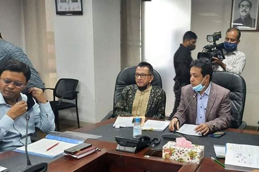 বাস ভাড়া বাড়াতে বিআরটিএতে বৈঠক