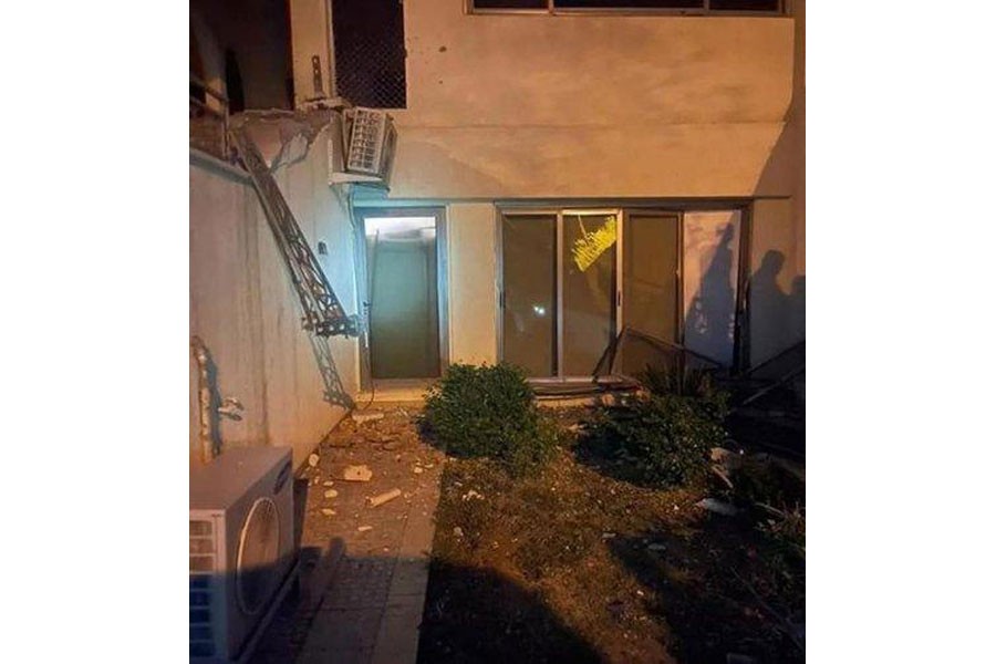 -- ড্রোন হামলায় ইরাকি প্রধানমন্ত্রীর বাসভবন ক্ষতিগ্রস্ত হয়/ইপিএ ফটো