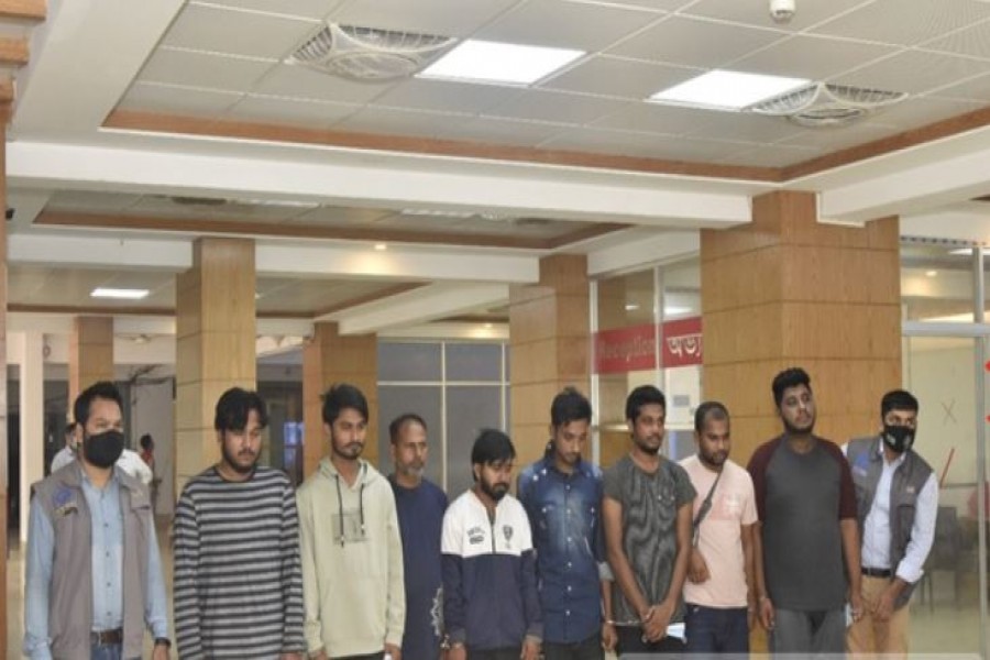 ‘নগদে জুয়ার লেনদেন’: চক্রের ৯ সদস্য গ্রেপ্তার