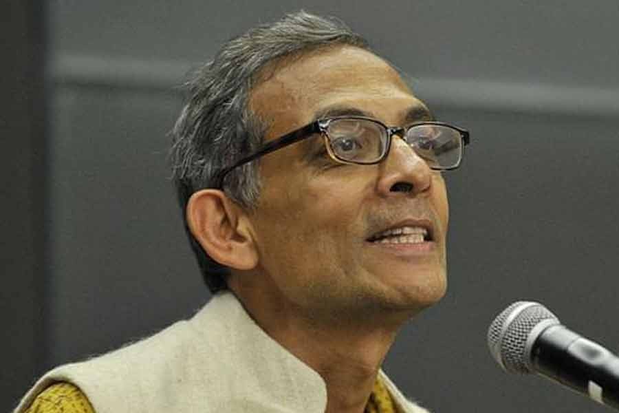 -অভিজিৎ বন্দ্যোপাধ্যায়