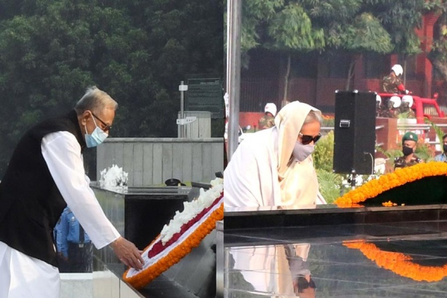 সশস্ত্র বাহিনী দিবসে শিখা অনির্বাণে রাষ্ট্রপতি-প্রধানমন্ত্রীর শ্রদ্ধা