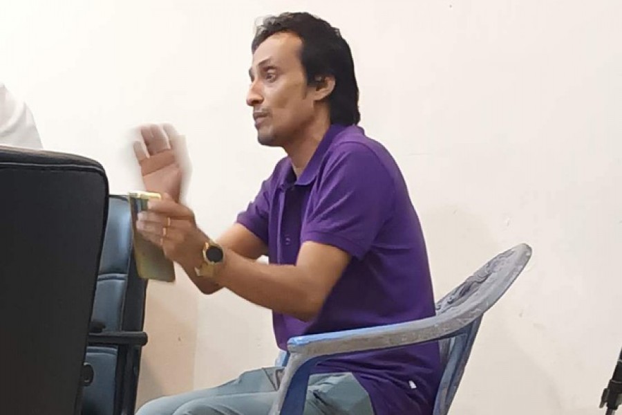 সাংবাদিক রিশাদ হুদাকে  মারধর, সাবেক ছাত্রলীগ নেতা কারাগারে