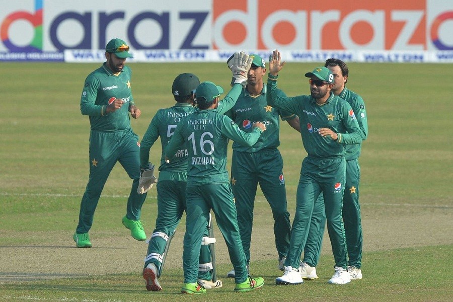 Pakistan complete whitewash despite late drama