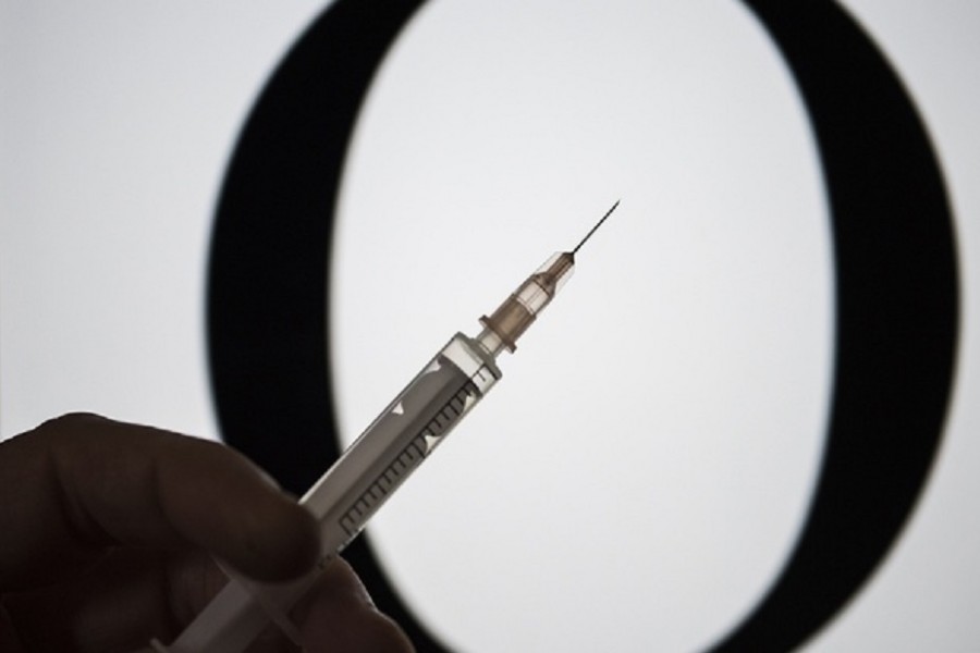 WHO says vaccination, not travel curbs, key to battling omicron