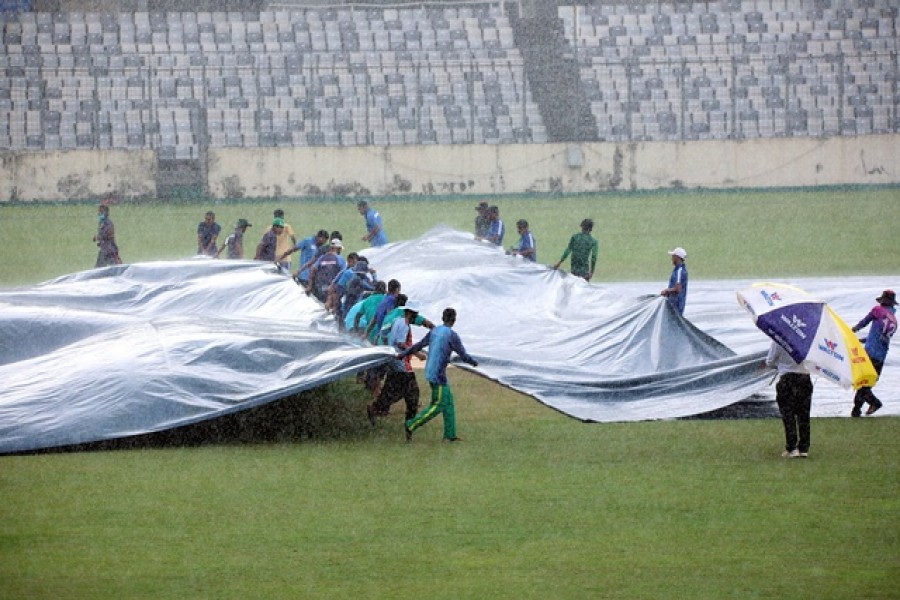মিরপুর টেস্টের তৃতীয় দিনেও বৃষ্টির হানা