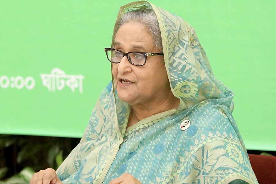 বুধবার গণভবন থেকে ভিডিও কনফারেন্সের মাধ্যমে ‘গ্রিন ফ্যাক্টরি অ্যাওয়ার্ড ২০২০’ প্রদান এবং কর্মজীবী নারীদের হোস্টেলসহ আটটি স্থাপনার উদ্বোধনী অনুষ্ঠানে বক্তব্য রাখছেন প্রধানমন্ত্রী শেখ হাসিনা। ছবি: পিআইডি।