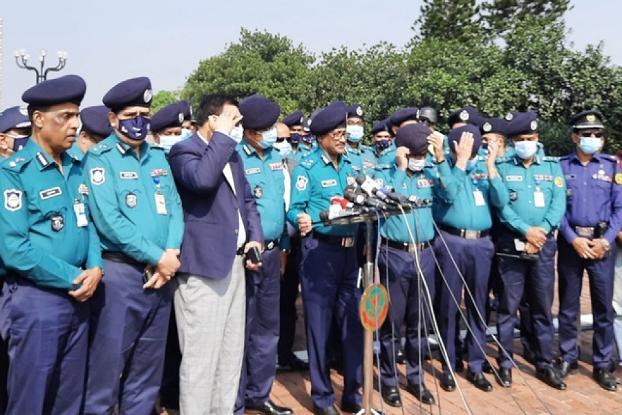 বুধবার এইচএসসি পরীক্ষার্থীদের ‘সময় নিয়ে বের হওয়ার’ পরামর্শ