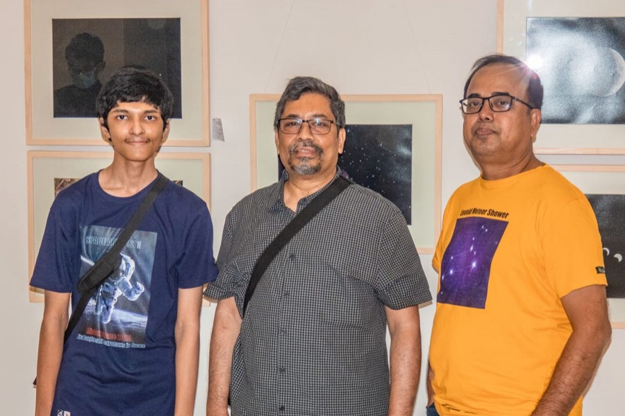(বাঁ থেকে) আহনাফ শাফিন ইসলাম, কবীর জামি এবং মশহুরুল আমীন