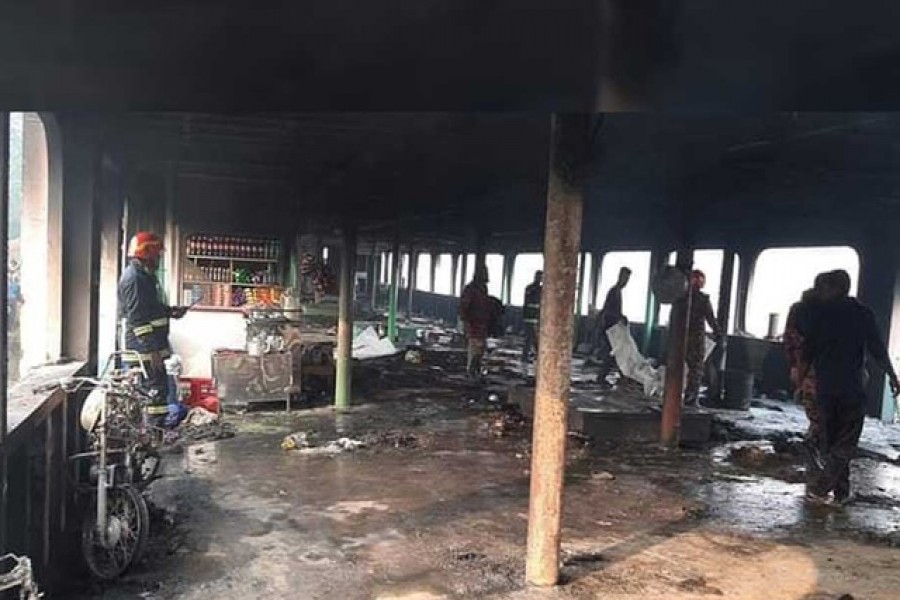 লঞ্চে আগুনের ঘটনায় ছয় সদস্যের তদন্ত কমিটি গঠন