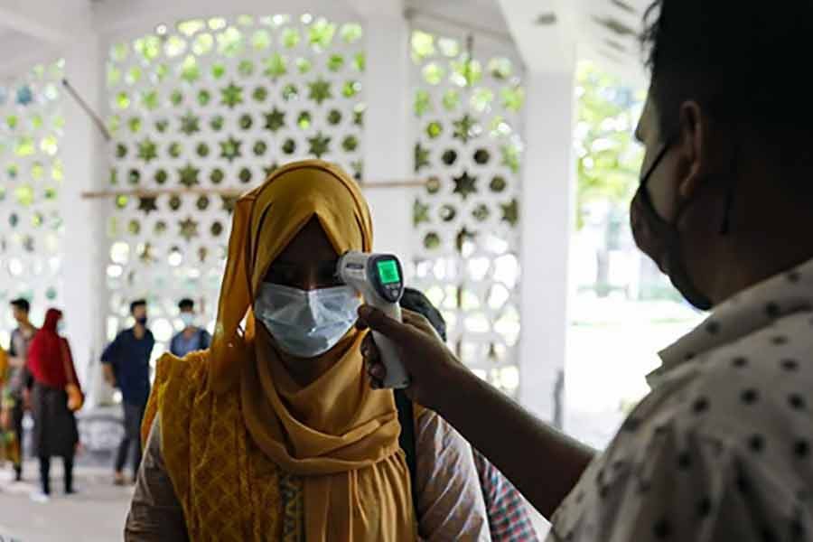 কোভিড-১৯: এক সপ্তাহে মৃত্যু কমলেও শনাক্ত রোগী বেড়েছে ২৩ শতাংশ